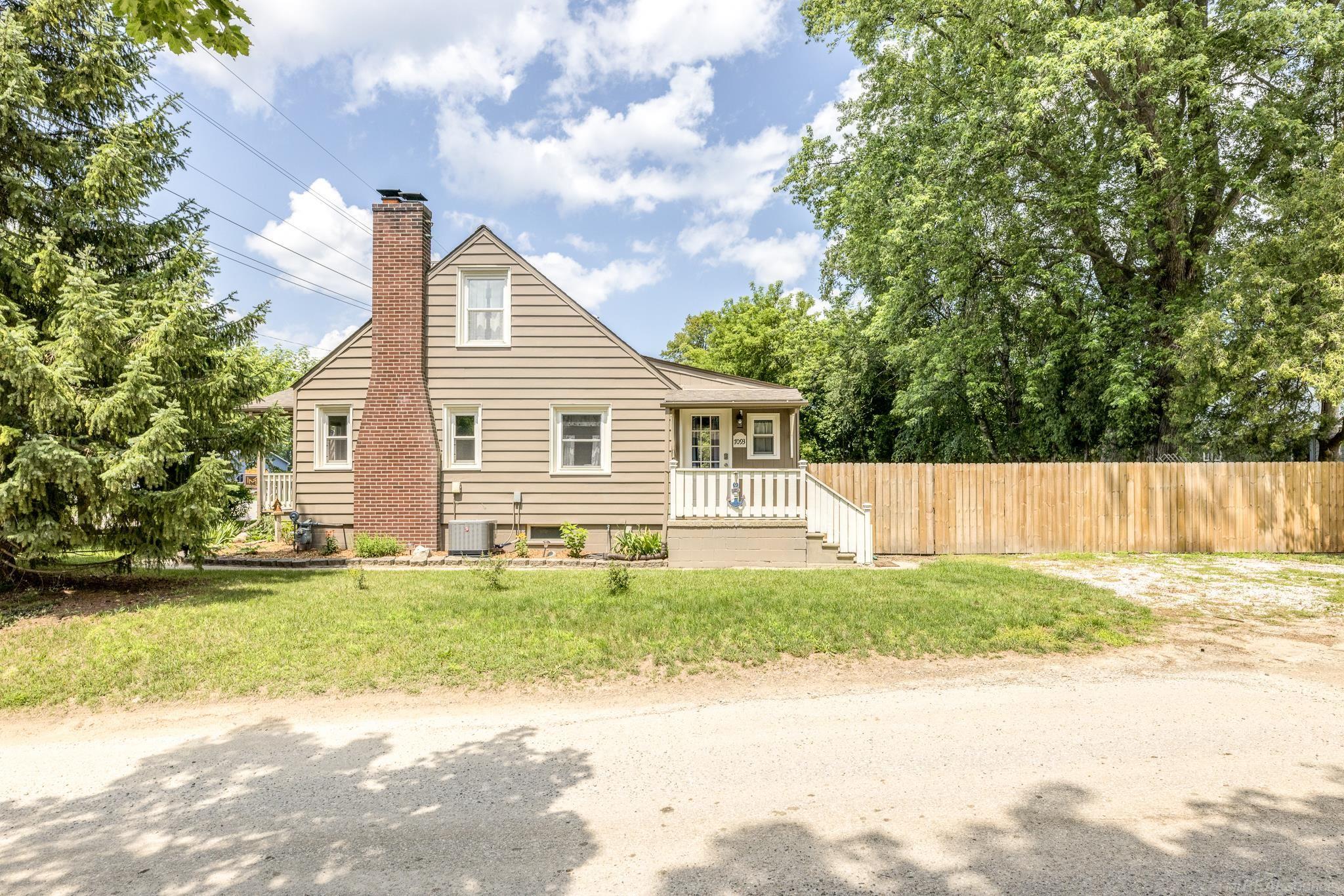 7093 Lakeshore Road Lexington, MI 48450 - Photo 39 of 46 2nd Driveway Area