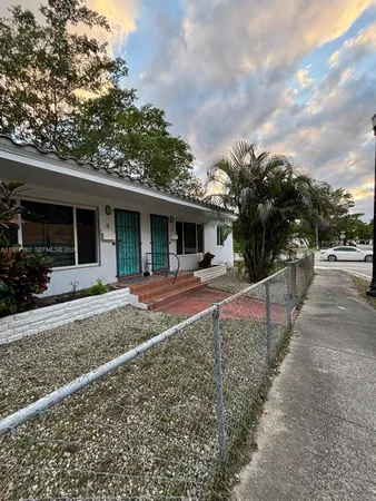$1,250,000 | 2 Northeast 45th Street, Miami, FL 33137