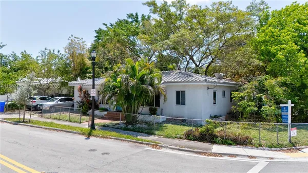 $1,250,000 | 2 Northeast 45th Street, Miami, FL 33137