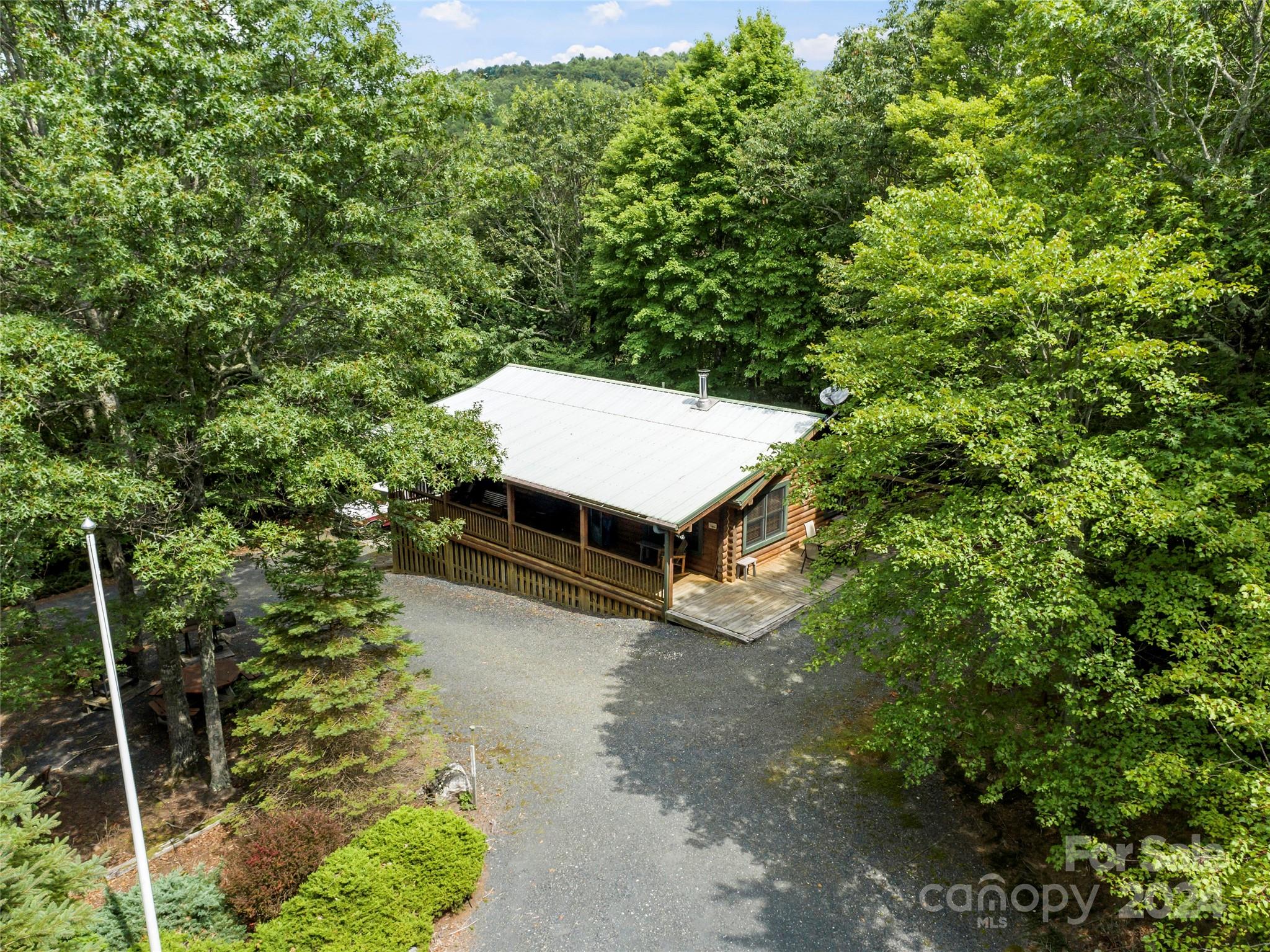 1005 Pine Tree Road Spruce Pine, NC 28777 - Photo 34 of 48 Gallery Image 34