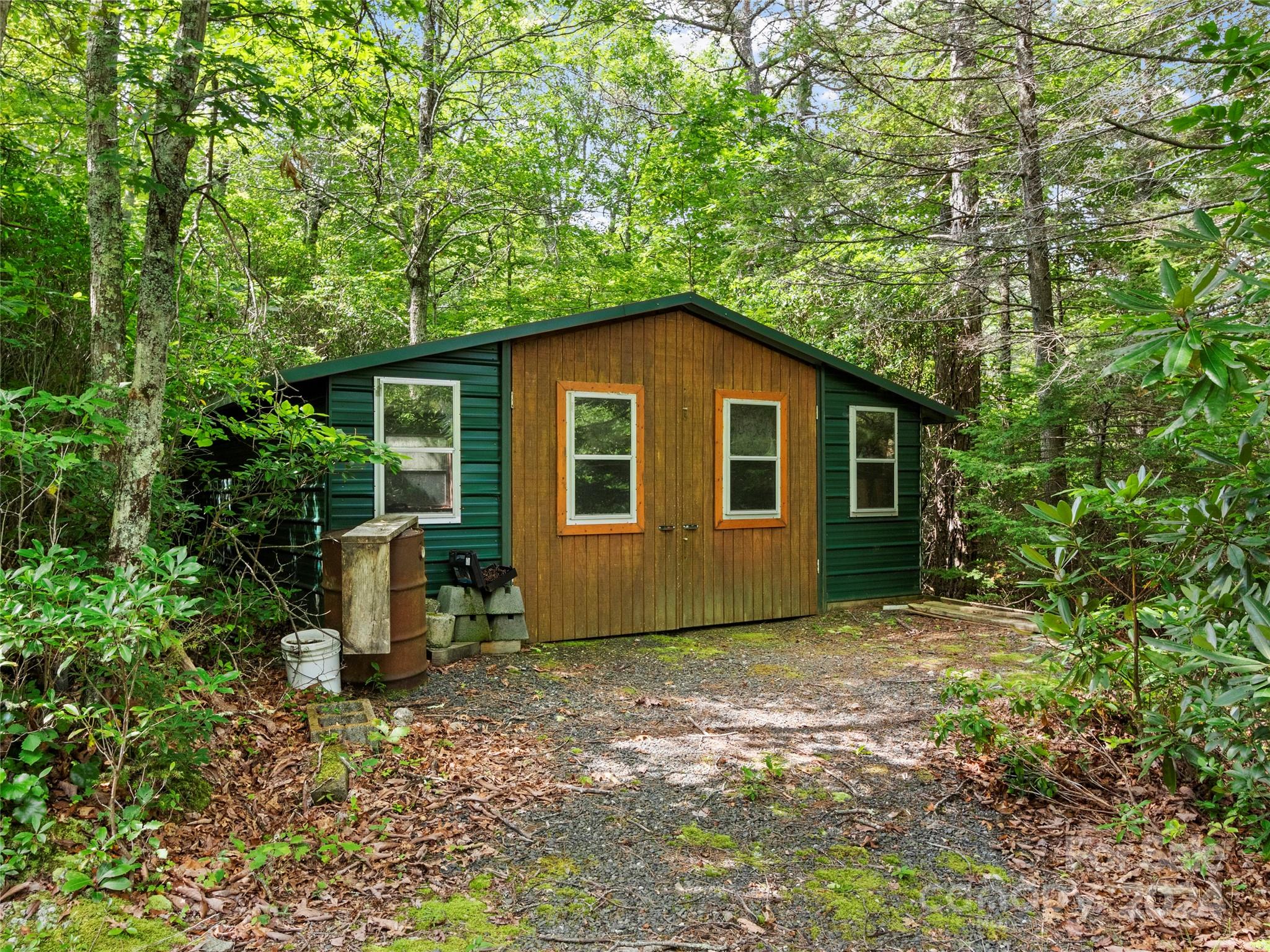 1005 Pine Tree Road Spruce Pine, NC 28777 - Photo 40 of 48 Gallery Image 40