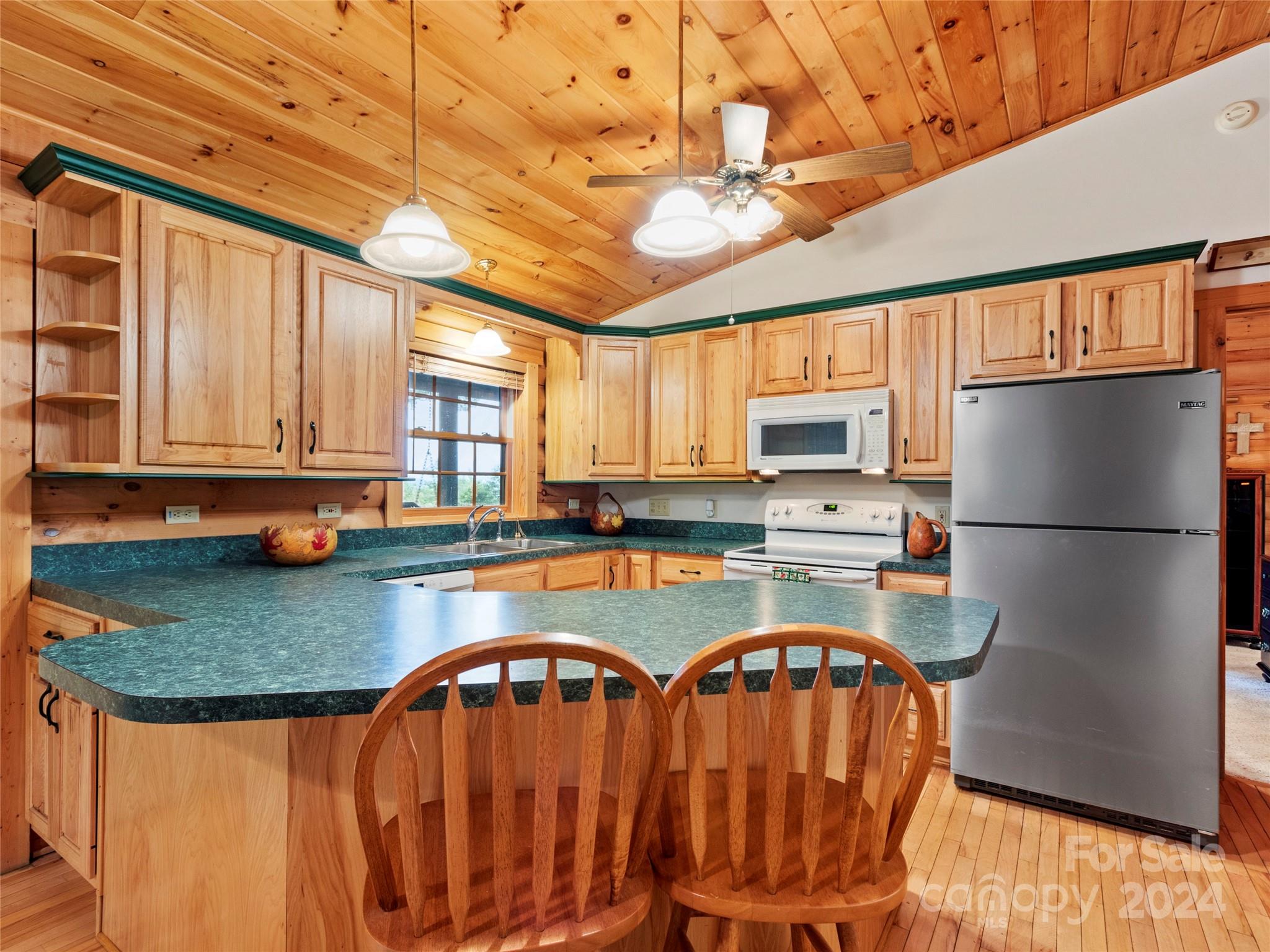 1005 Pine Tree Road Spruce Pine, NC 28777 - Photo 9 of 48 Gallery Image 9