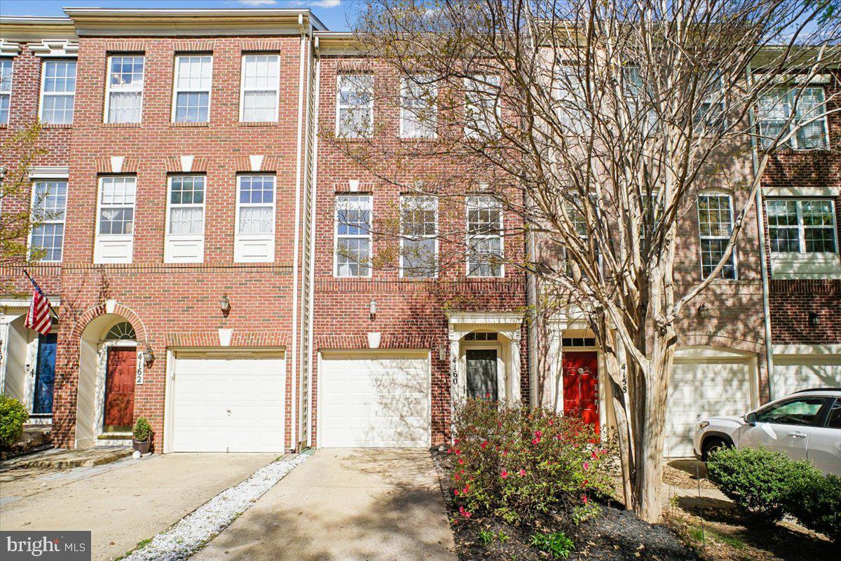 Brick Front Garage Townhouse!