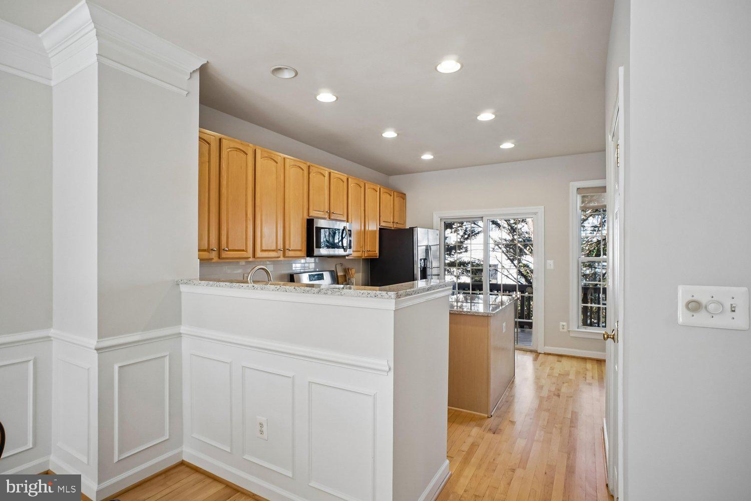 4160 Timber Log Way Fairfax, VA 22030 - Photo 10 of 39 Kitchen w/ Balcony
