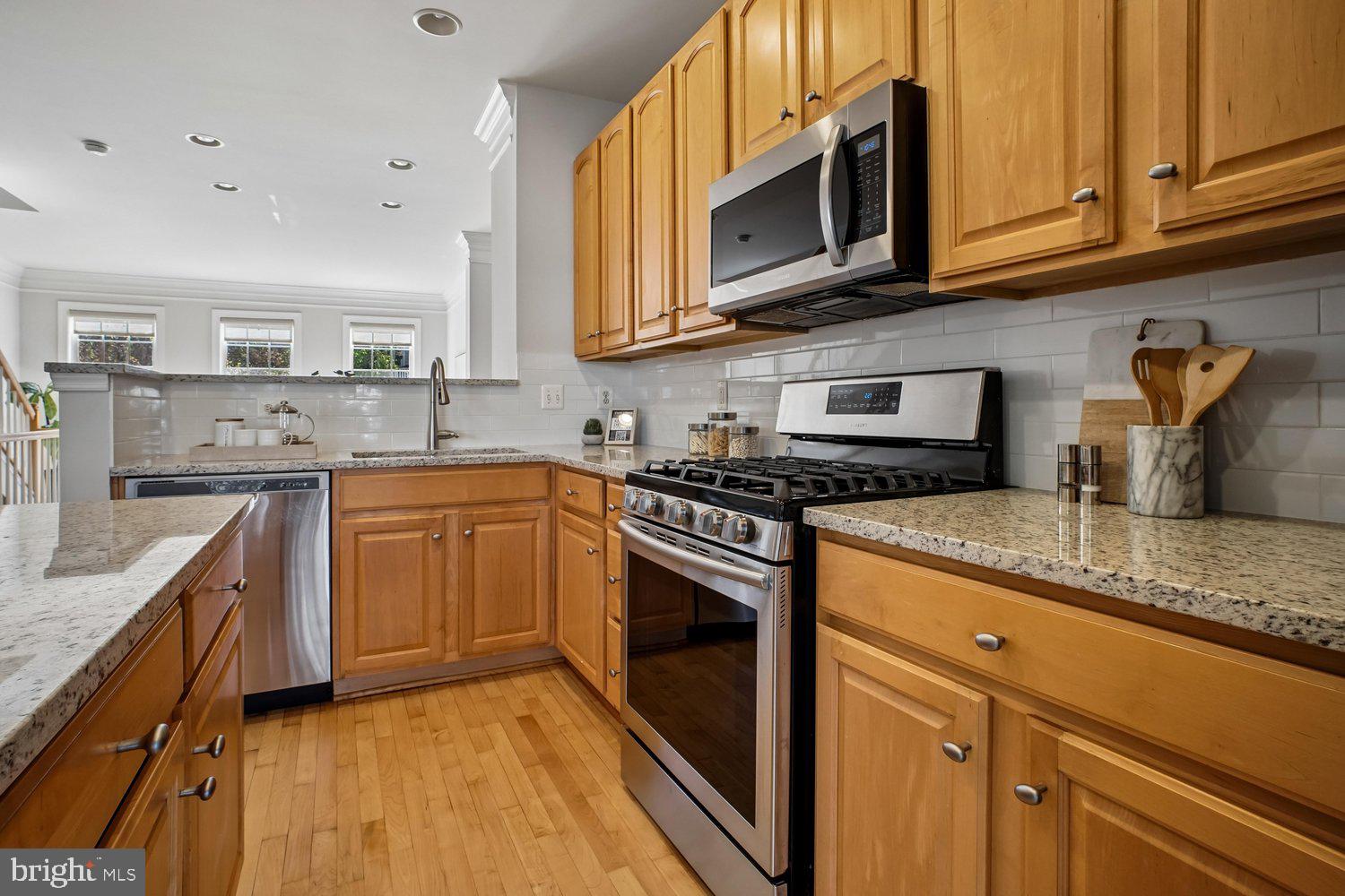 4160 Timber Log Way Fairfax, VA 22030 - Photo 11 of 39 Kitchen
