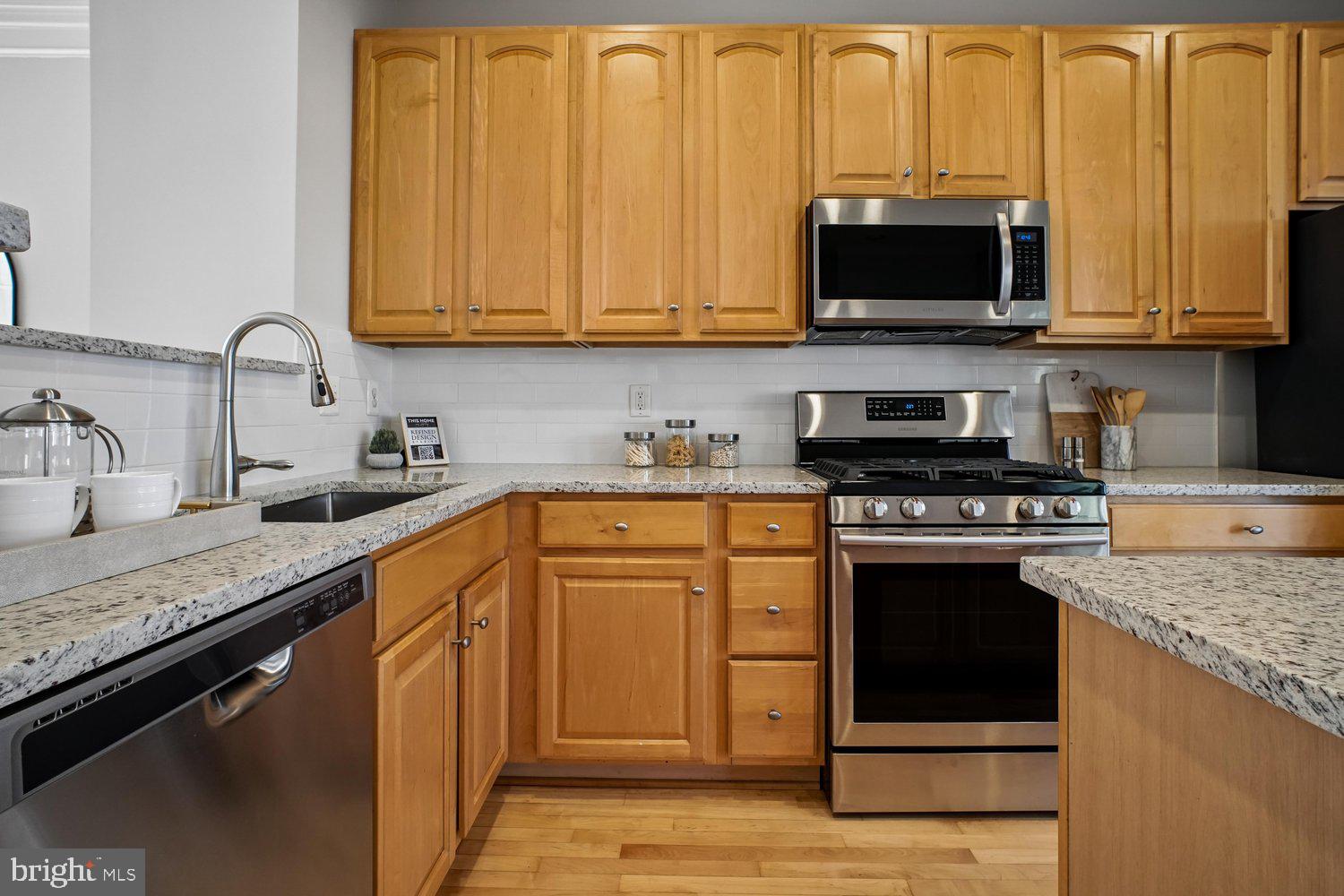 4160 Timber Log Way Fairfax, VA 22030 - Photo 12 of 39 Kitchen
