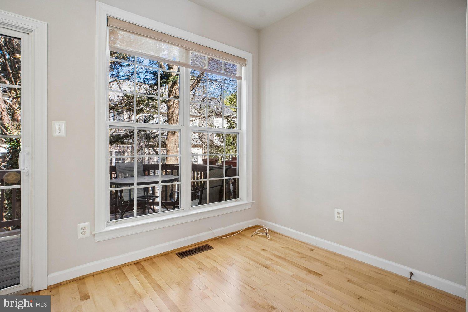 4160 Timber Log Way Fairfax, VA 22030 - Photo 13 of 39 Breakfast Room off of kitchen