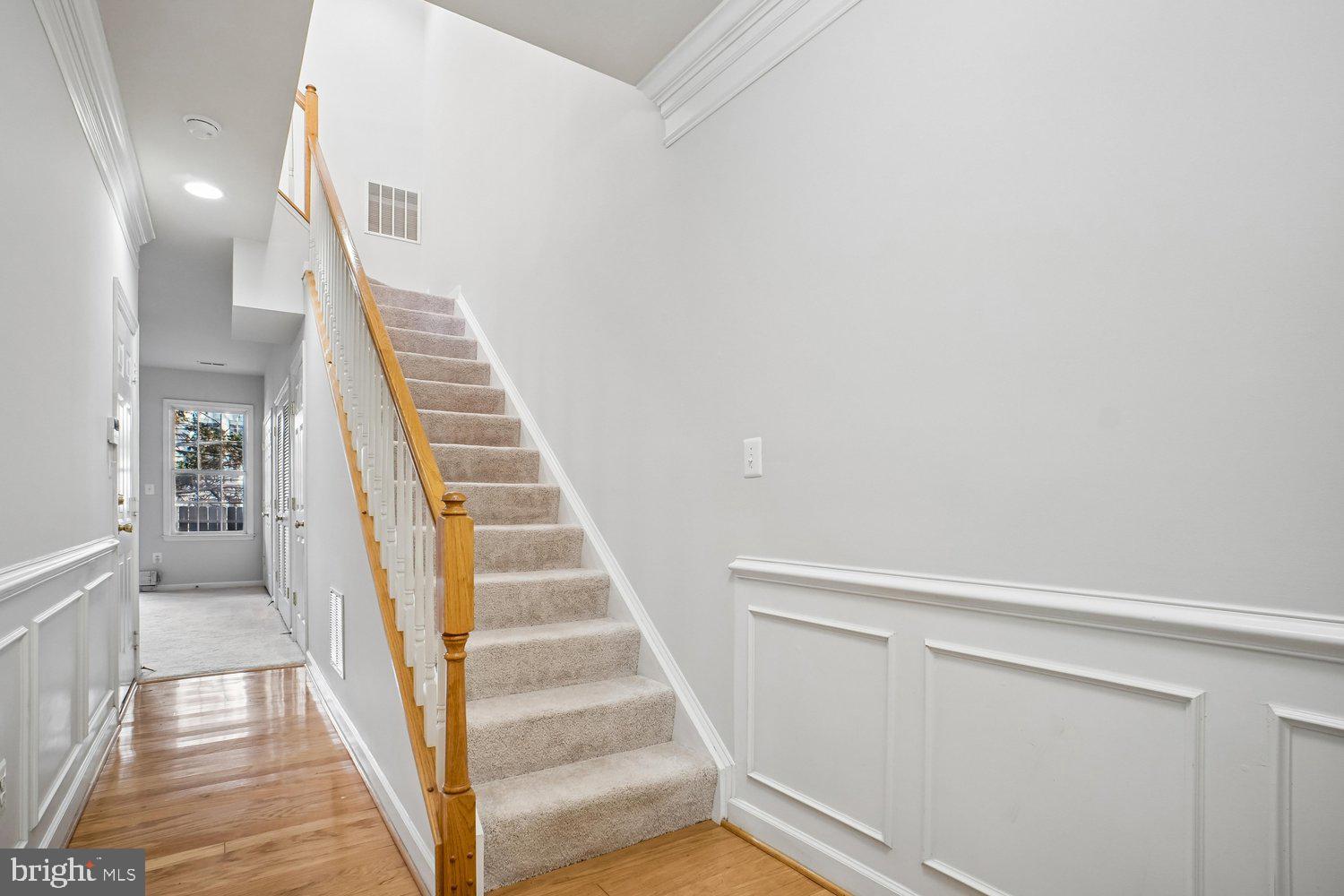 4160 Timber Log Way Fairfax, VA 22030 - Photo 28 of 39 Foyer
