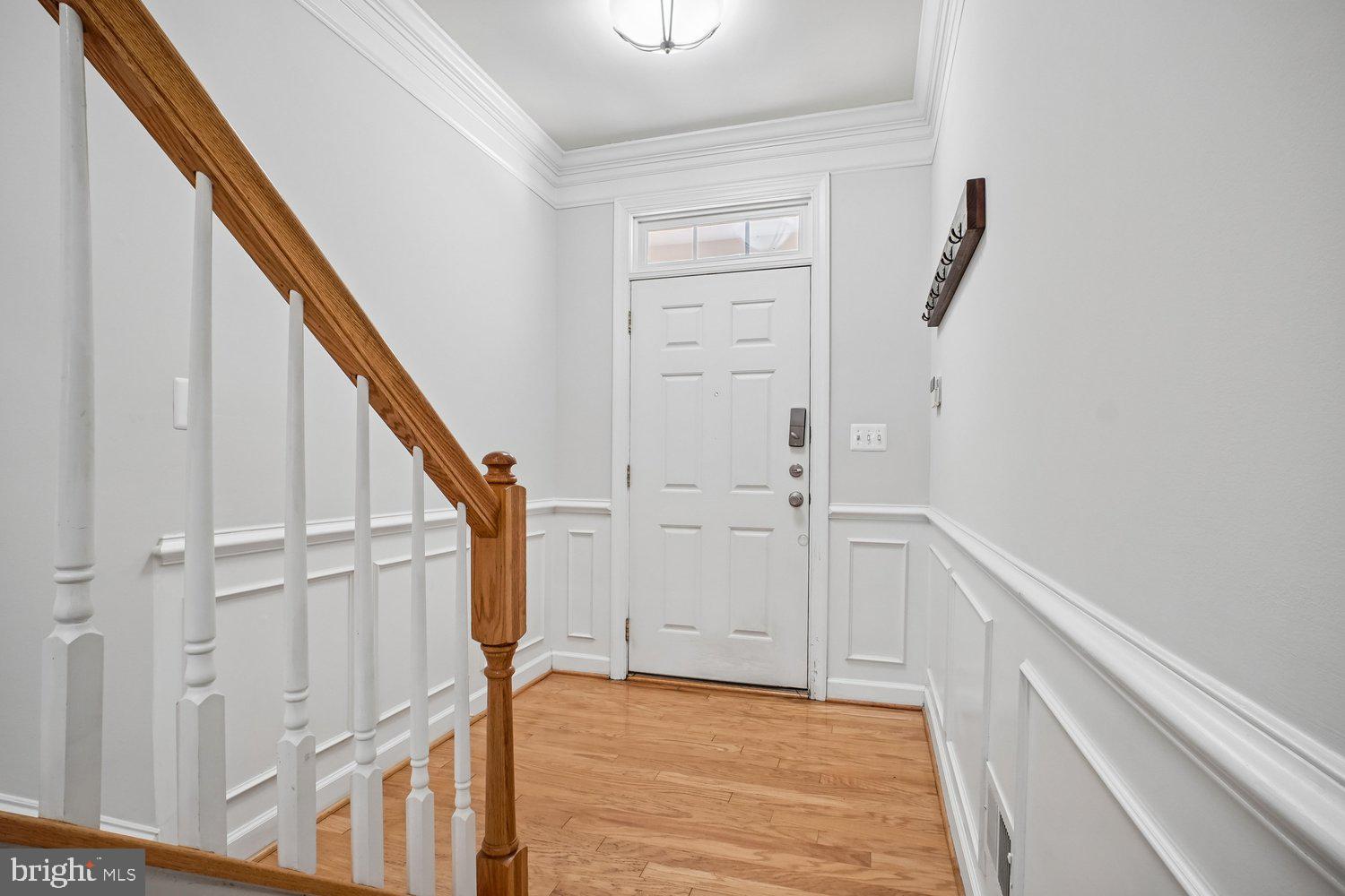 4160 Timber Log Way Fairfax, VA 22030 - Photo 29 of 39 Entry