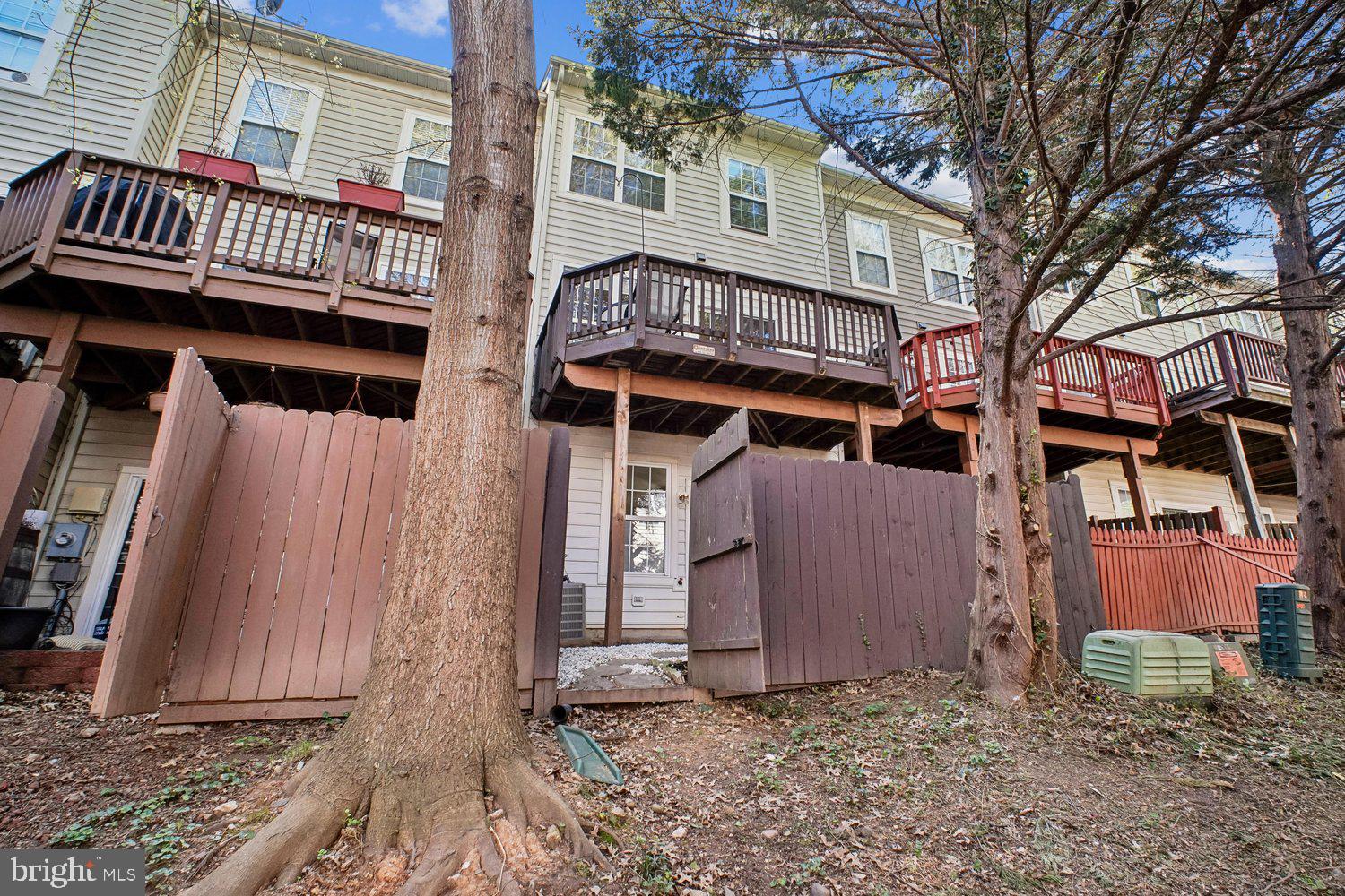 4160 Timber Log Way Fairfax, VA 22030 - Photo 34 of 39 Back Elevation
