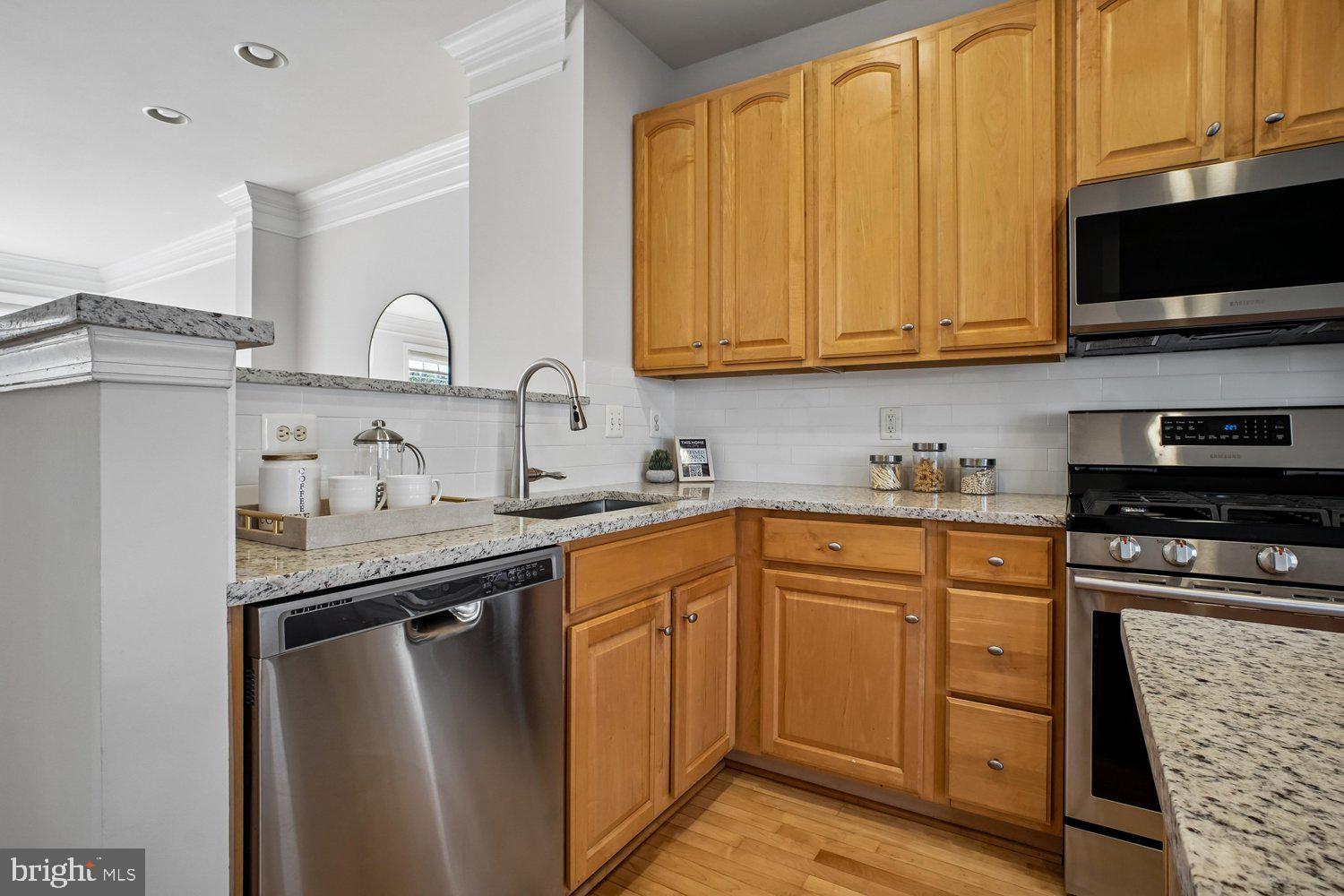 4160 Timber Log Way Fairfax, VA 22030 - Photo 9 of 39 Kitchen