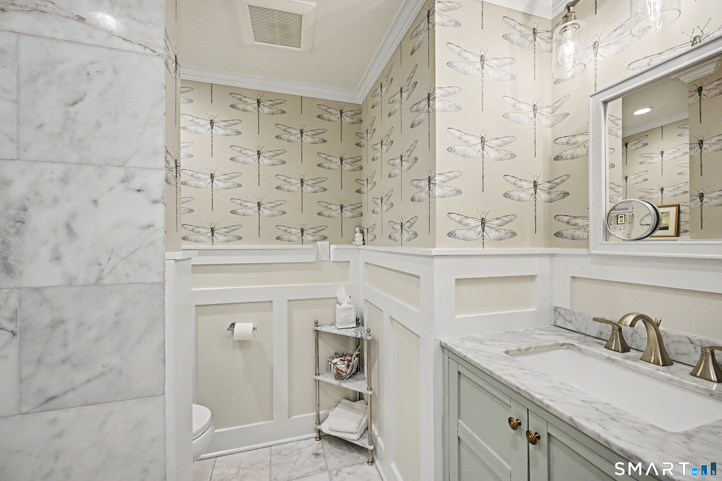 823 Oldfield Road Fairfield, CT 06824 - Photo 15 of 39
