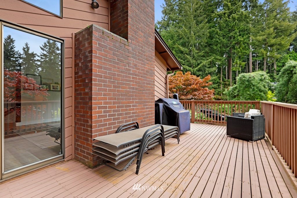 20830 28th Avenue Southeast Bothell, WA 98021 - Photo 6 of 40 a outdoor view with a sitting space
