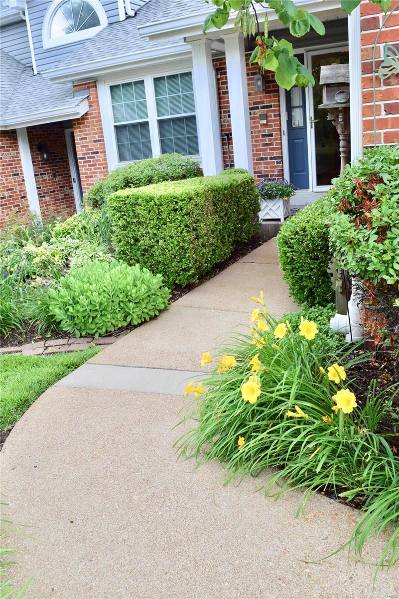 120 Holloway Road Ballwin, MO 63011 - Photo 3 of 40 Gallery Image 3