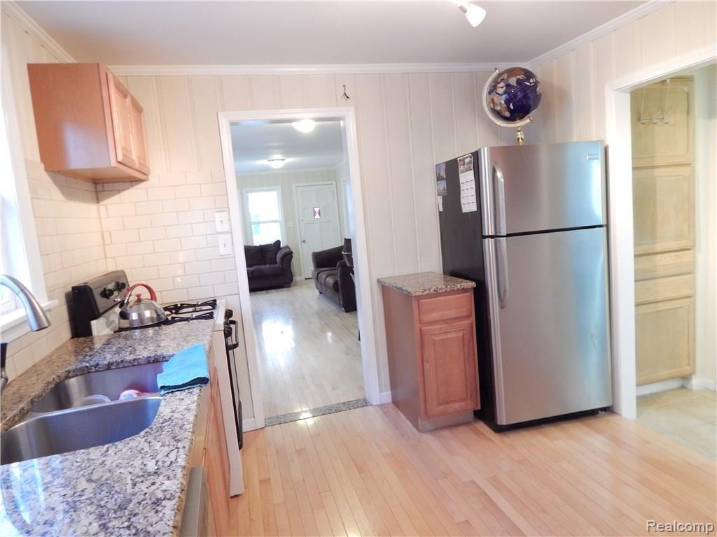 2168 Roslyn Road Grosse Pointe, MI 48236 - Photo 22 of 45 DSCN2568.jpg