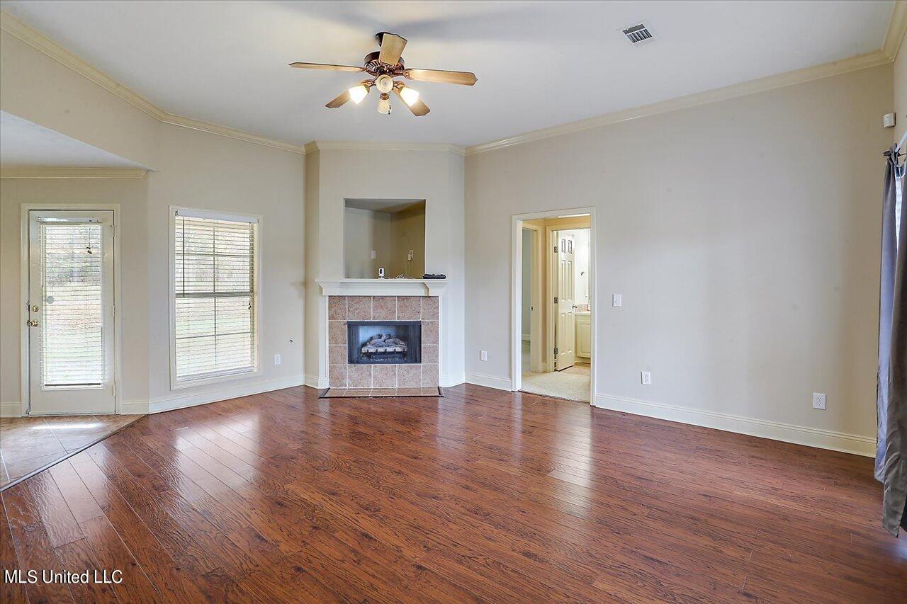 857 Springfield Court Ridgeland, MS 39157 - Photo 5 of 17 Great room with Fireplace