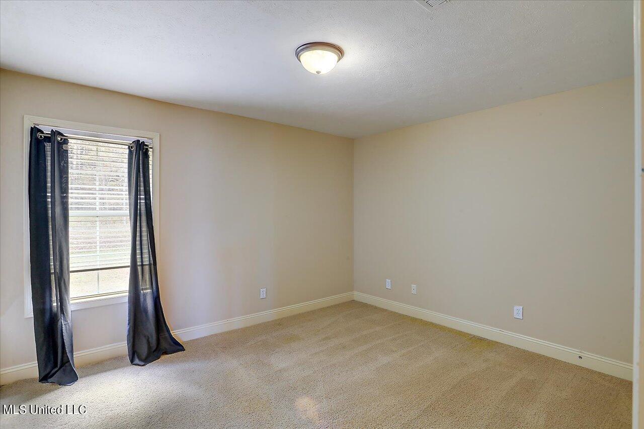 857 Springfield Court Ridgeland, MS 39157 - Photo 9 of 17 Guest Bedroom 2