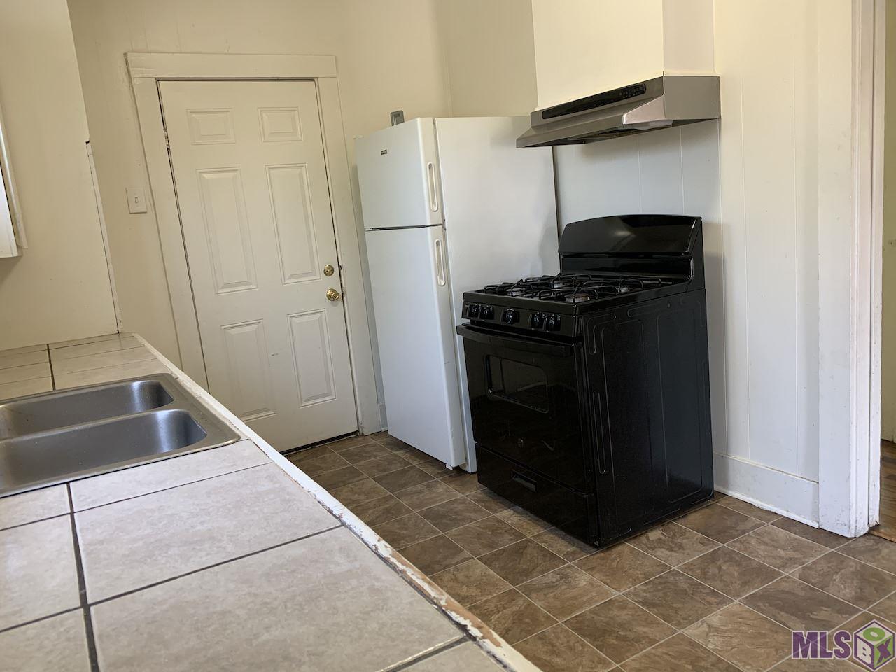 964 Maximillian Street Baton Rouge, LA 70802 - Photo 3 of 9