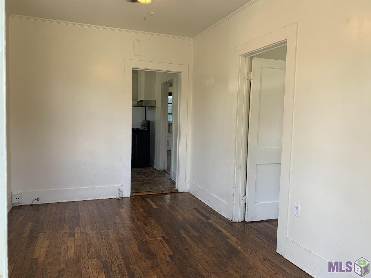 964 Maximillian Street Baton Rouge, LA 70802 - Photo 6 of 9 Livingroom