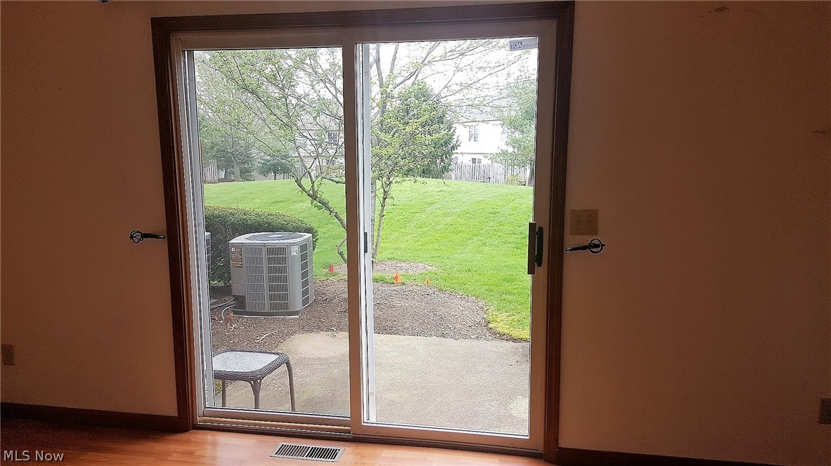 860 Overlook Ridge Drive, Unit B Cleveland, OH 44109 - Photo 6 of 30 Gallery Image 6