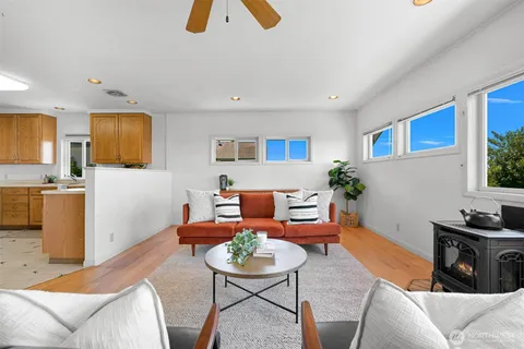 $885,000 | 1016 12th Street, Bellingham, WA 98225