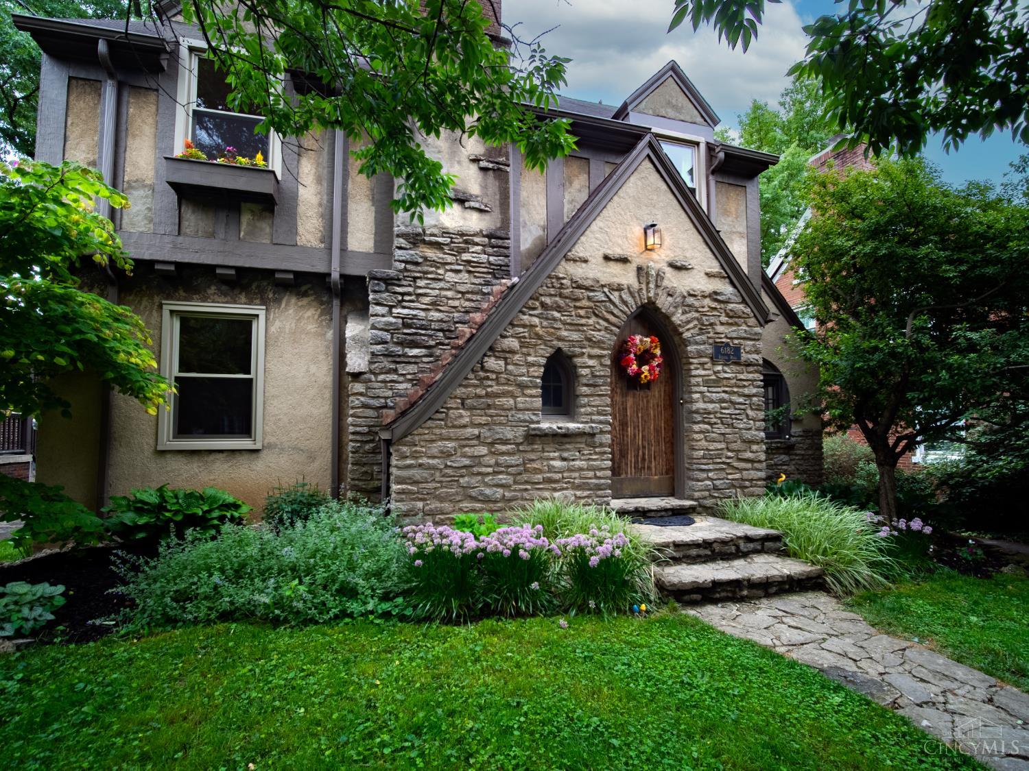 6182 Tulane Road Cincinnati, OH 45212 - Photo 4 of 60