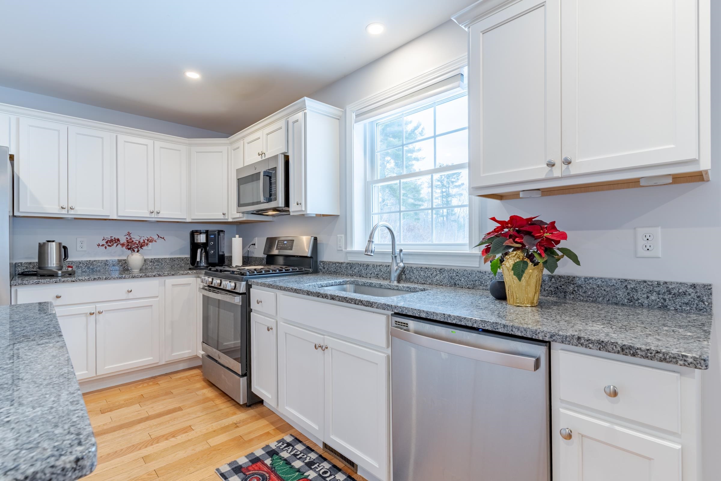 113 Crawley Falls Road, Unit 3 Brentwood, NH 03833 - Photo 10 of 37