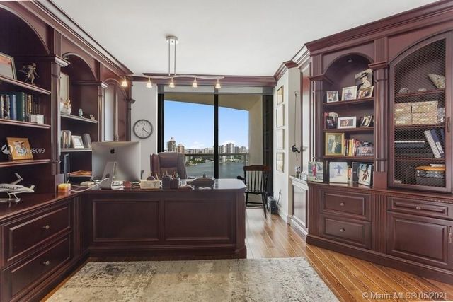 $2,350,000 | 4000 Island Boulevard, Unit 2706, Aventura, FL 33160