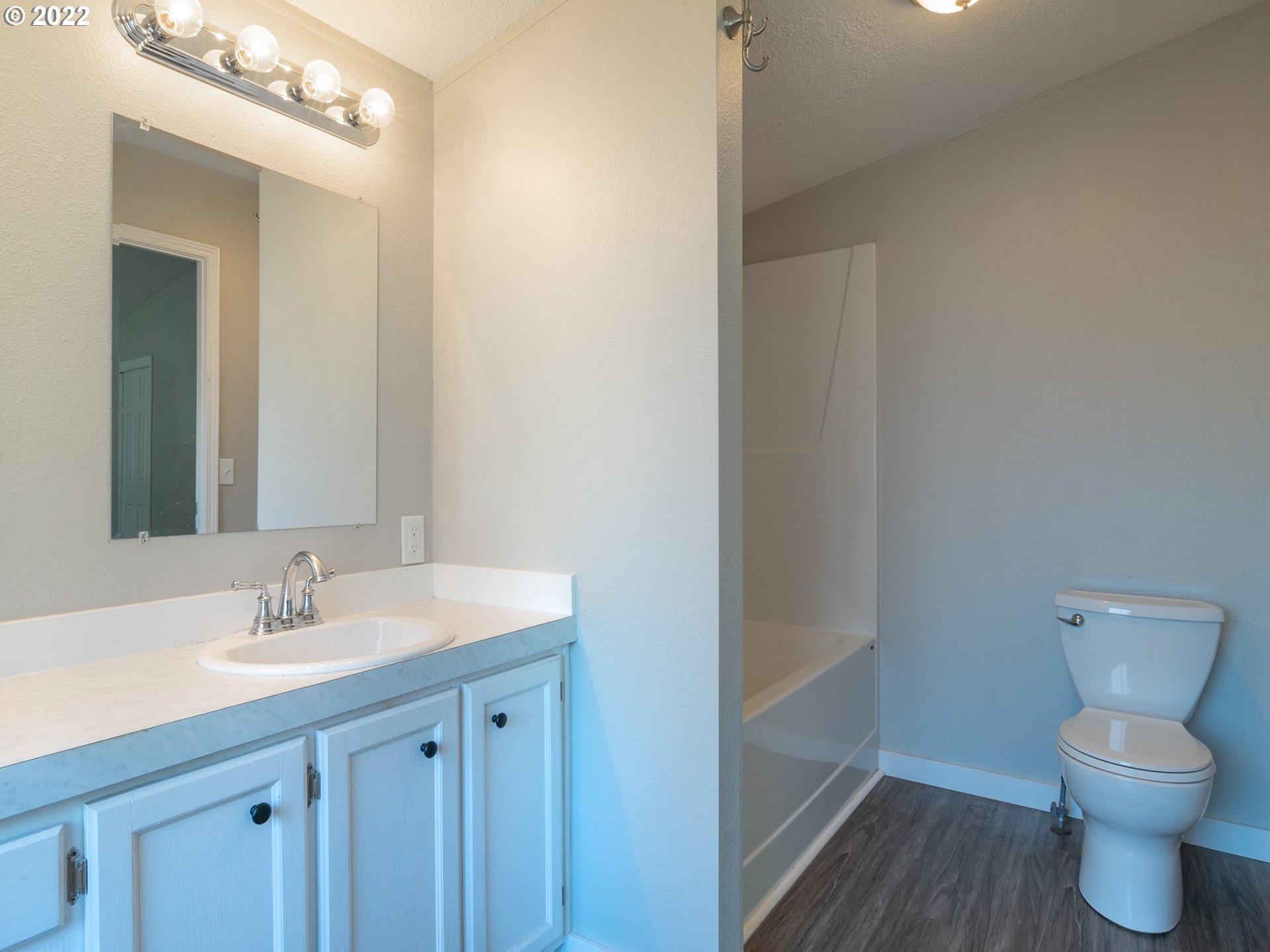 1356 South 59th Street Springfield, OR 97478 - Photo 16 of 32 Bathroom, Attached