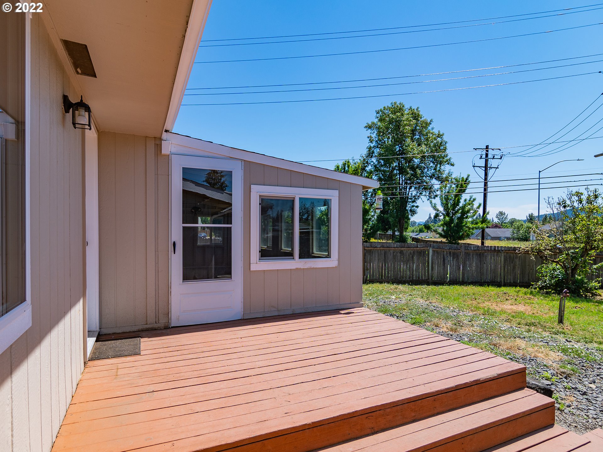 1356 South 59th Street Springfield, OR 97478 - Photo 27 of 32 Deck