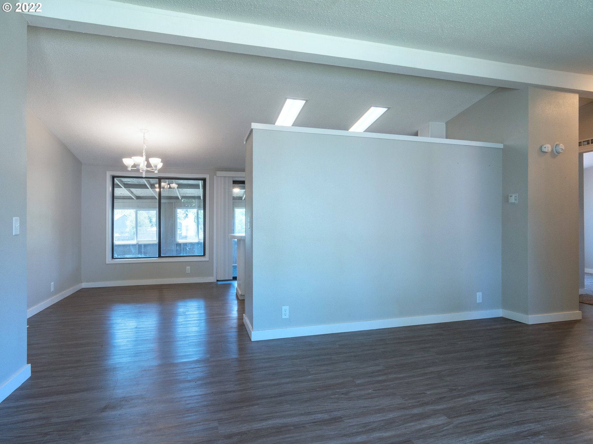 1356 South 59th Street Springfield, OR 97478 - Photo 6 of 32 Living Room/Dining Room
