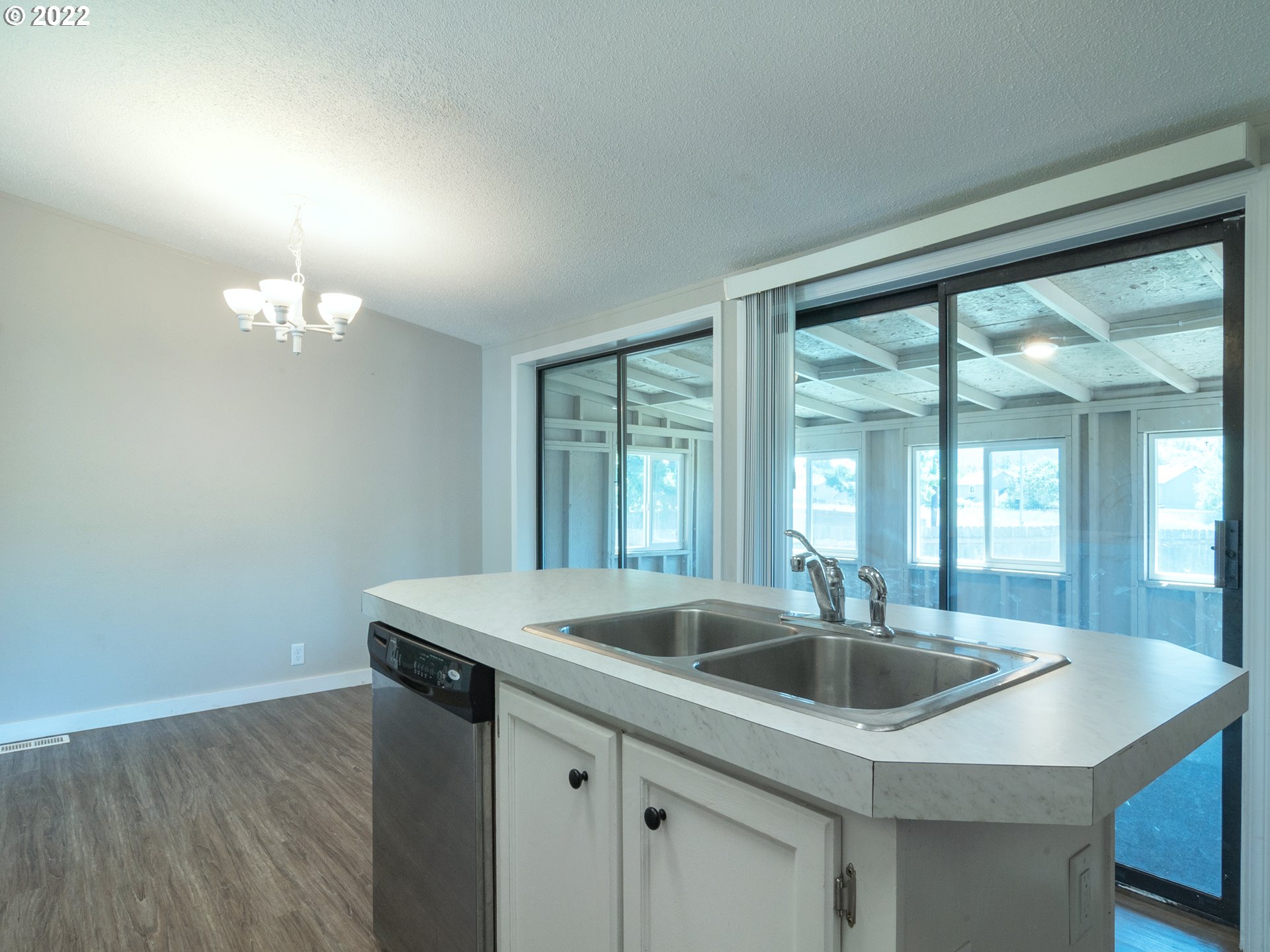 1356 South 59th Street Springfield, OR 97478 - Photo 10 of 32 Kitchen