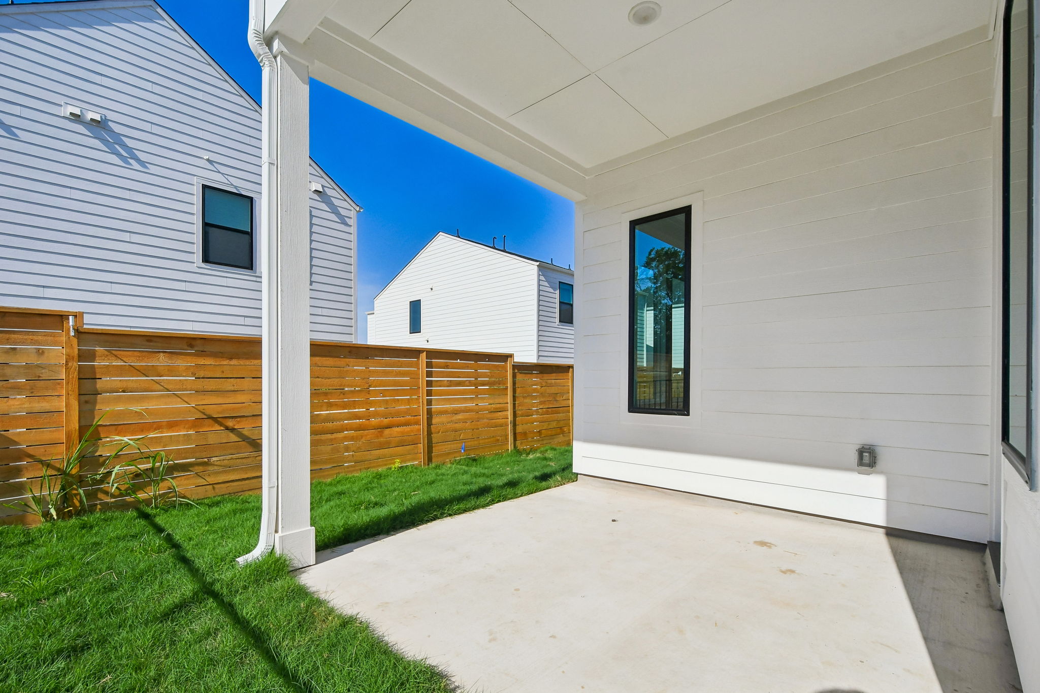 1410 Rambling Rose Road Austin, TX 78745 - Photo 32 of 39 Gallery Image 32