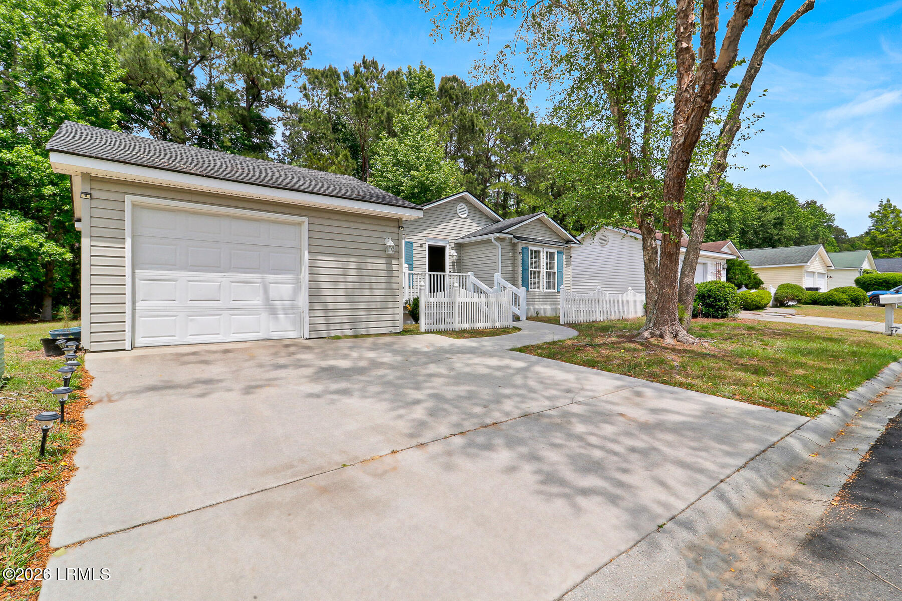 11 Sparpole Lane Bluffton, SC 29910 - Photo 4 of 35 11 Sparpole-35