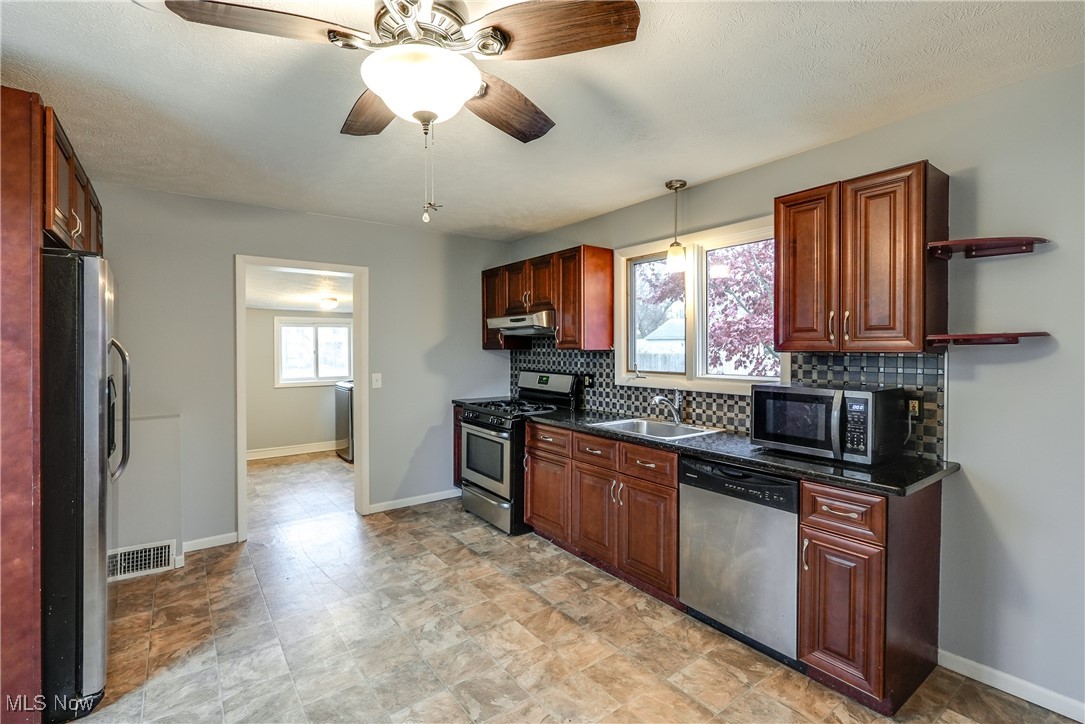 7773 York Road Cleveland, OH 44130 - Photo 9 of 23 Gallery Image 9