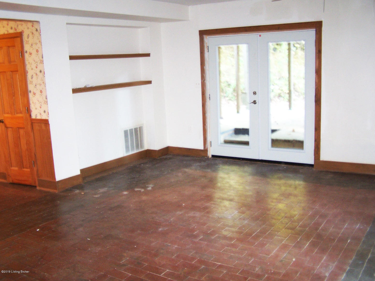 357 Ramblin Road Mount Washington, KY 40047 - Photo 18 of 43 Dining Area / Living Room with door to the other side of the home.....