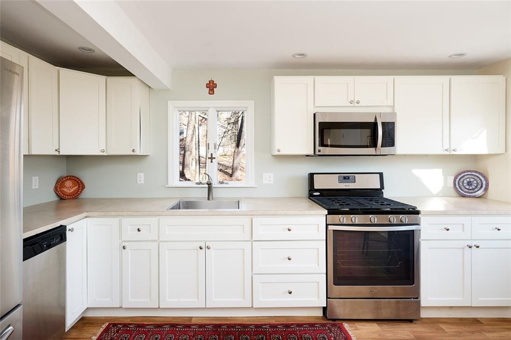 90 Fall Mill Road York, ME 03909 - Photo 5 of 27 Photo