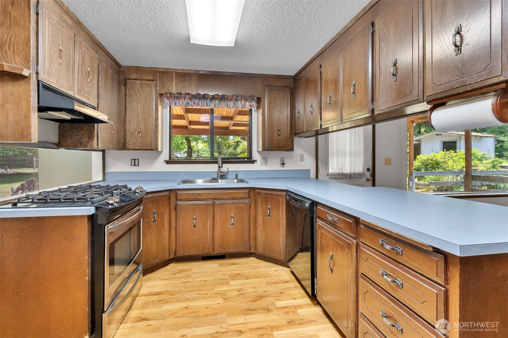 7825 Mullen Road Southeast Lacey, WA 98513 - Photo 10 of 29