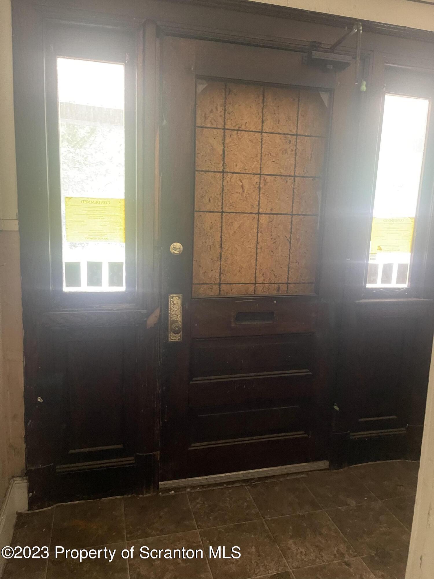 831 Monroe Avenue Scranton, PA 18510 - Photo 12 of 35 a view of room with window