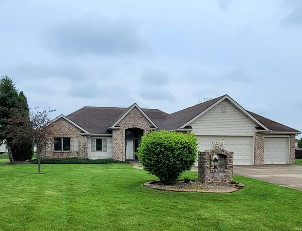 $384,900 | 204 Steeplechase Drive, Auburn, IN 46706