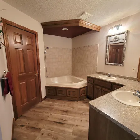 $384,900 | 204 Steeplechase Drive, Auburn, IN 46706