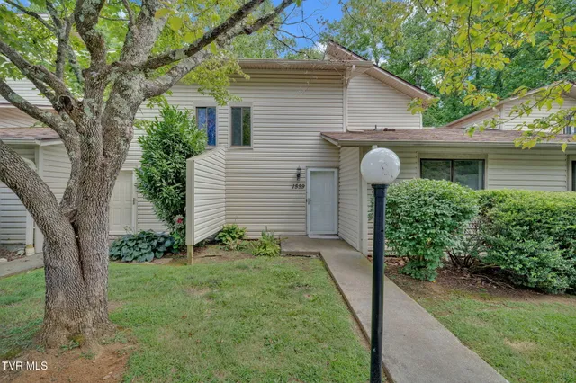 $215,000 | 1559 Colony Park Drive, Unit 37, Johnson City, TN 37604