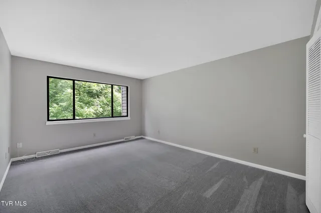 $215,000 | 1559 Colony Park Drive, Unit 37, Johnson City, TN 37604