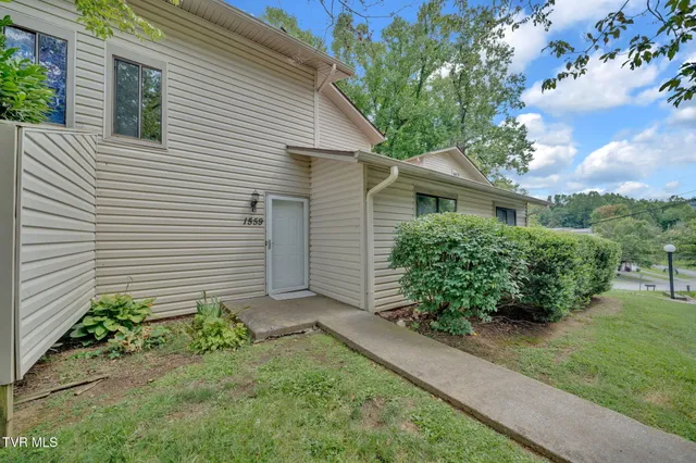 $215,000 | 1559 Colony Park Drive, Unit 37, Johnson City, TN 37604