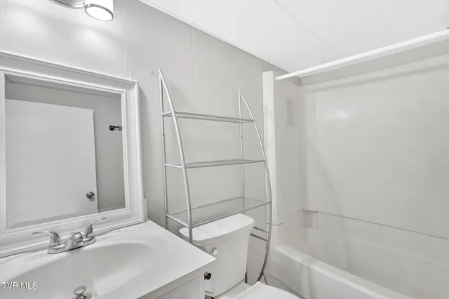 $215,000 | 1559 Colony Park Drive, Unit 37, Johnson City, TN 37604