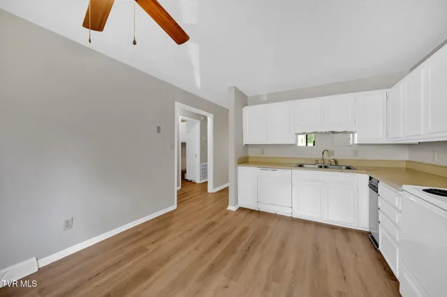 $215,000 | 1559 Colony Park Drive, Unit 37, Johnson City, TN 37604