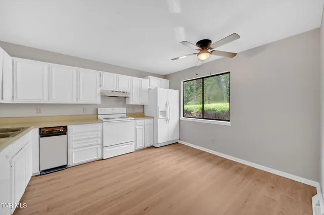 $215,000 | 1559 Colony Park Drive, Unit 37, Johnson City, TN 37604