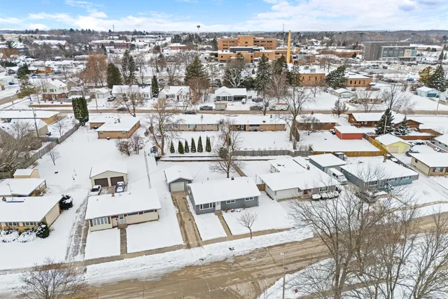 $274,900 | 1602 North 28th Street, Sheboygan, WI 53081