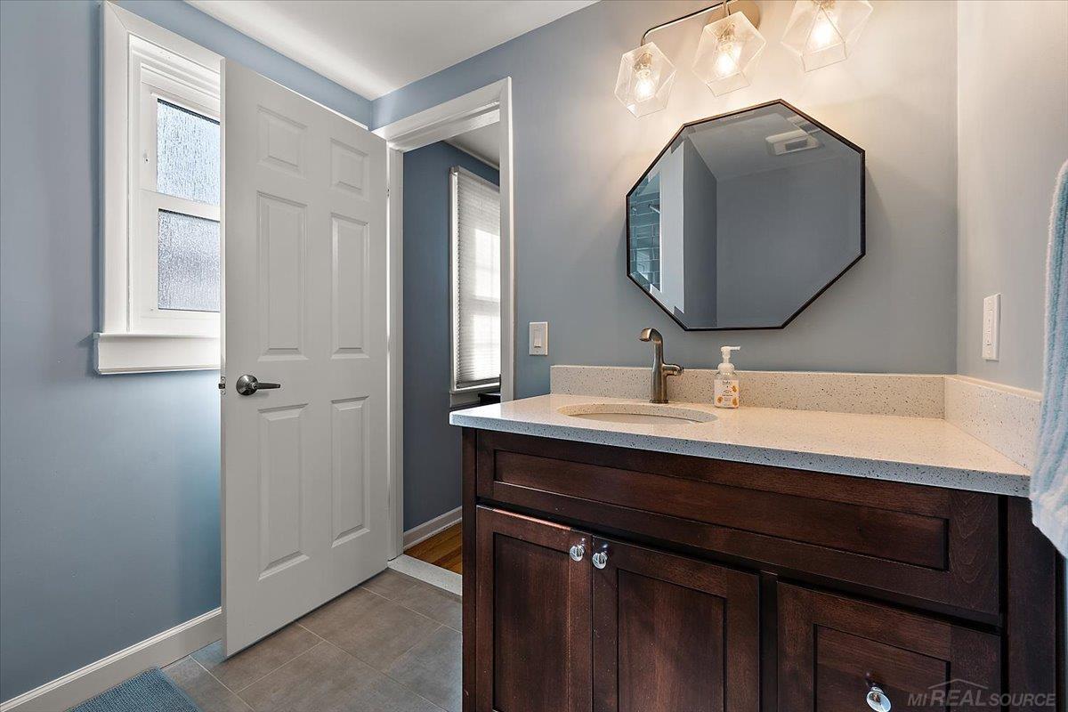 1600 Oxford Road Grosse Pointe, MI 48236 - Photo 22 of 50 50184772-6fc8a5c0-29ea-4f45-8928-dec0d645f107.JPG
