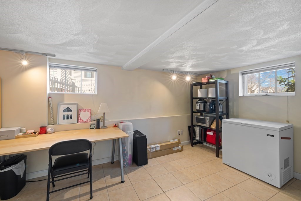 238 Ashcroft Road Medford, MA 02155 - Photo 23 of 25 Gallery Image 23